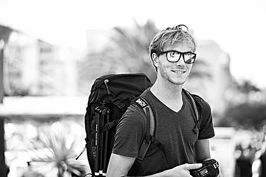 男青年,站立,背包,照相机,加纳利群岛,微笑,相机