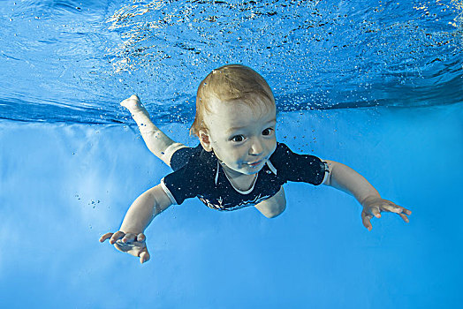 小男孩,水下,游泳池,乌克兰,欧洲