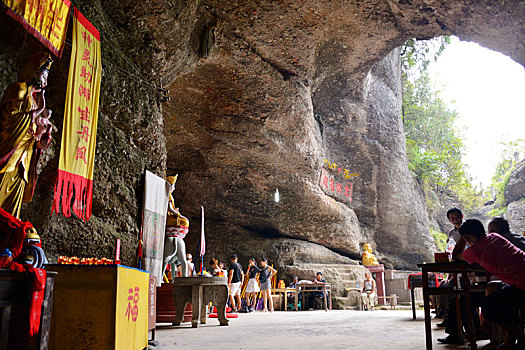 贵州凤冈,黔北第一观,太极洞,角砾岩构成的洞穴风景