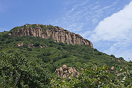 辽宁锦州观音洞山