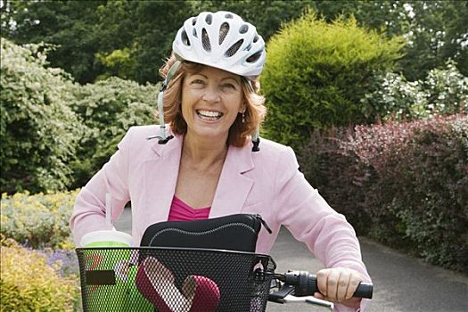 女人,戴着,头盔,自行车