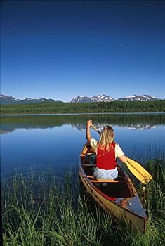 女人,独木舟,水獭,湖,阿拉斯加