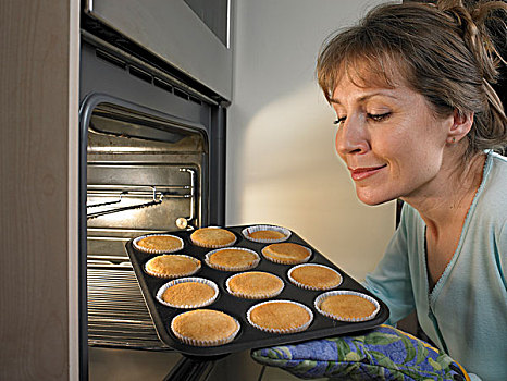 女人,烘制,杯形蛋糕,厨房