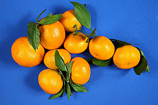 一堆橘子