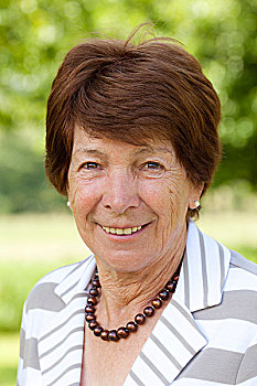 老太太,退休,70-80岁,莱茵兰普法尔茨州,德国,欧洲