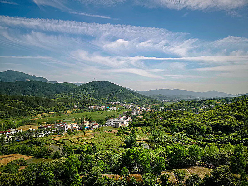 大别山全景图片