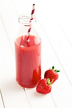 草莓汁,玻璃杯