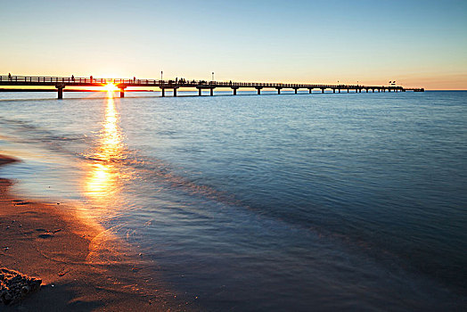 日落,后面,码头,波罗的海,梅克伦堡前波莫瑞州,德国,欧洲