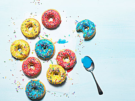彩色,甜甜圈,勺子,棚拍,蓝色背景,背景