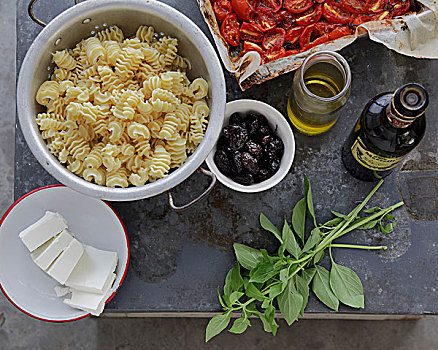 安放,烹饪,意大利面,橄榄,罗勒,橄榄油