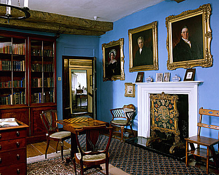 乡村风格,蓝色,房间,壁炉,书本,容器,木桌子,椅子