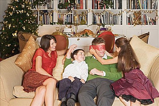 家庭,玩,沙发,圣诞节
