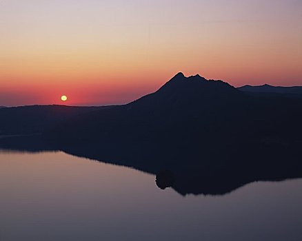 日出,湖