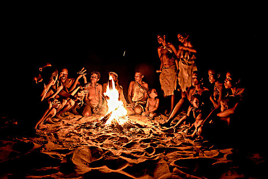 原住民,坐,营火,乡村,靠近,区域,纳米比亚,非洲