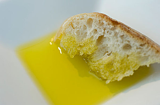 橄榄油,面包