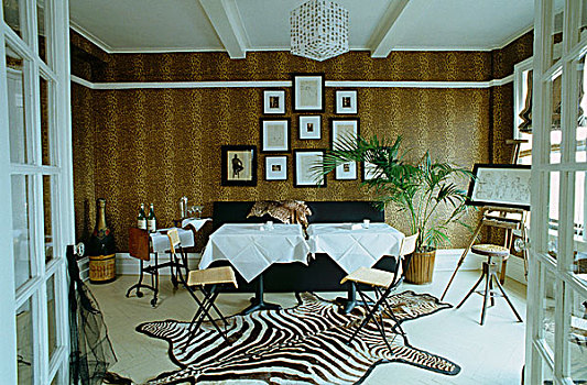 房间,地毯,桌子,豹皮,图案,壁纸,敞门