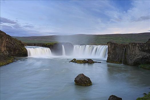 神灵瀑布,瀑布,冰岛