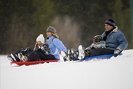 夫妻,雪橇运动,儿子,女儿