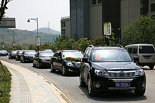 婚车,轿车,路上,迎亲