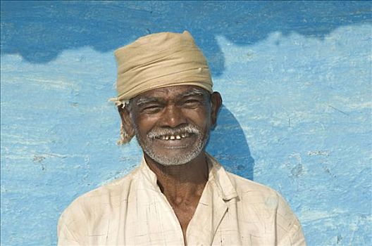 农民,正面,蓝色,墙,肖像,部落,生活方式,边缘,甘哈国家公园,中央邦,印度,南亚