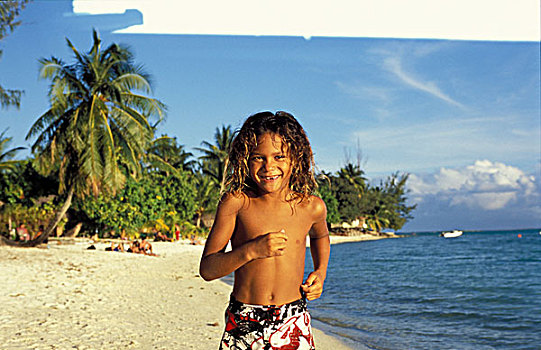 男孩,跑,海滩,波拉岛,社会群岛,法属玻利尼西亚