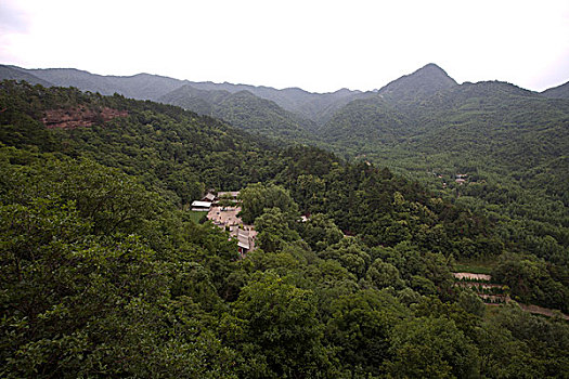 麦积山,石窟,天水,建筑,雕塑,佛像,造型,艺术,瑰宝,民族,文化,历史,宗教,佛教