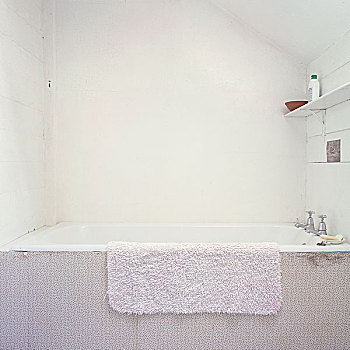白色,浴室,沐浴,垫,悬挂,上方,肥皂盒,水龙头,架子,室内,老房,德文郡,英格兰
