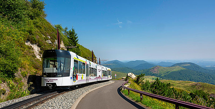 高山景观火车图片