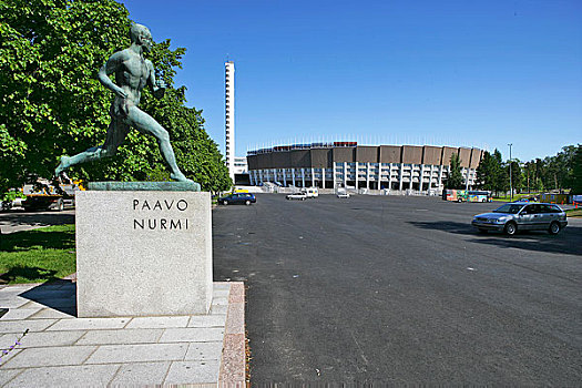 奥林匹克运动场,芬兰长跑运动员帕奥·努尔米的塑像,72,71米的了望塔