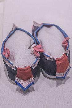 中国清代绣花鞋