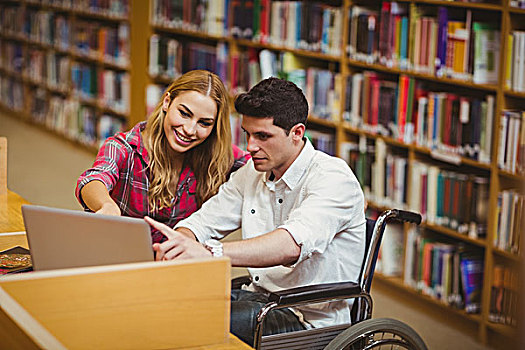 学生,轮椅,工作,同学,图书馆