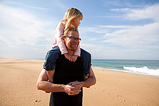 父亲,女儿,肩上,海滩