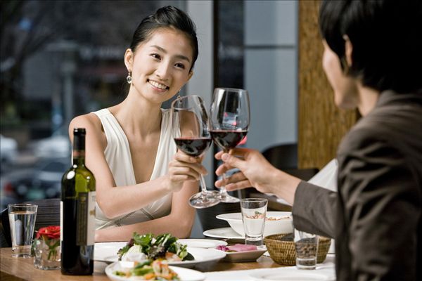 年轻,情侣,葡萄酒,餐馆