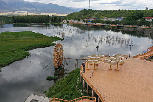 航拍新疆温泉湿地公园