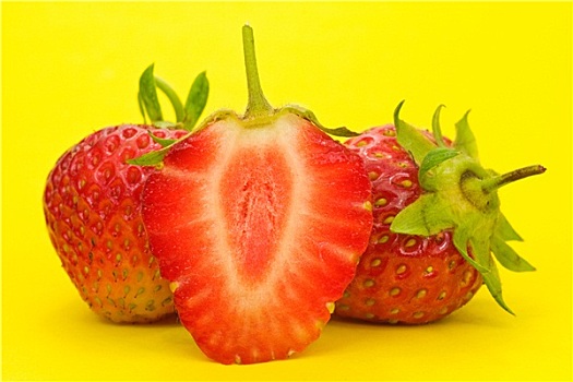 草莓,黄色背景