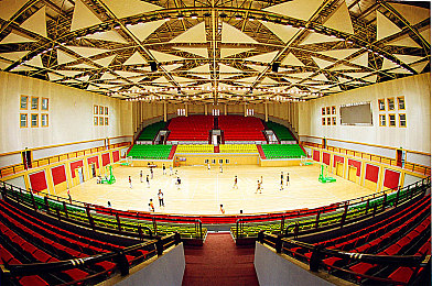 湖北商贸学院篮球场图片