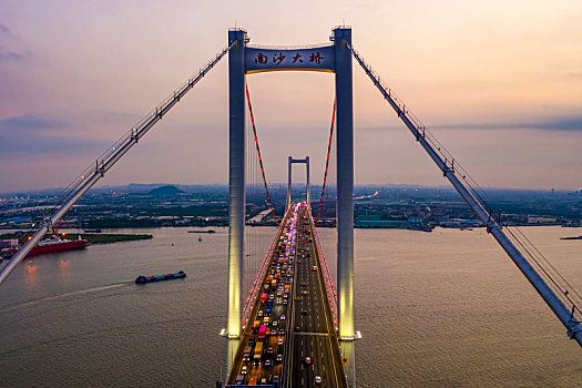 航拍中国广东广州华灯初上的南沙大桥