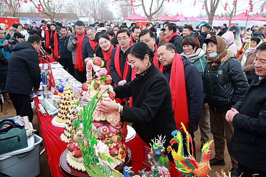 山东省日照市,赏非遗,看演出,品美食,农村大集人潮涌动迎新年