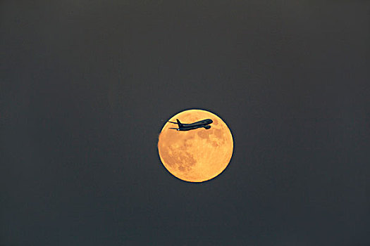 月亮,飞机