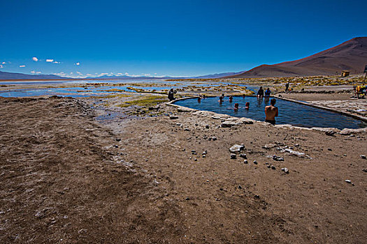 玻利维亚乌尤尼盐湖山区温泉