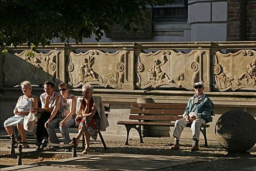 老人,坐,长椅,历史名城,中心,格丹斯克,波兰,欧洲