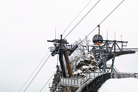 冰雪天天门山景区缆车