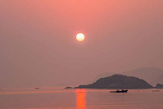 威海半月湾海上日出