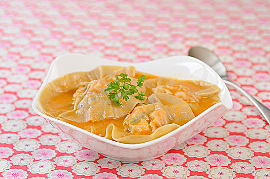 虾,小方饺,肉汤