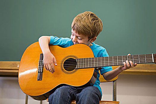 可爱,学生,弹吉他,教室