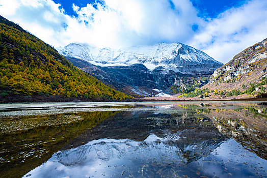 稻城亚丁秋色,秋季风光,高原雪山摄影,四川,甘孜州,秋天风景,自然风光摄影,仙乃日,央迈勇,夏诺多吉,三大神山,2020年