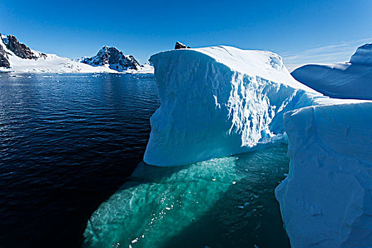 南极,航拍,巨大,扁平,冰山,漂浮,靠近,入口,雷麦瑞海峡