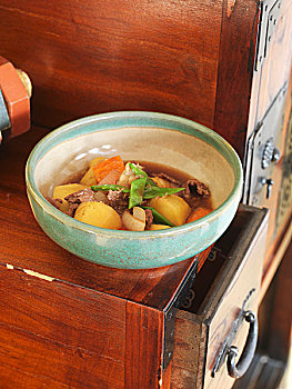 砂锅土豆,牛肉,日本