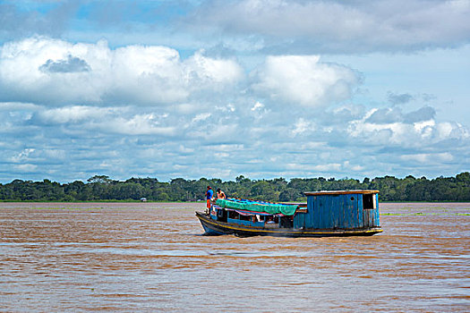 亚马逊河,船