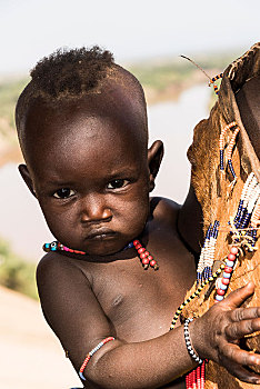 婴儿,卡罗部落,头像,后面,奥莫河,南方,区域,埃塞俄比亚,非洲
